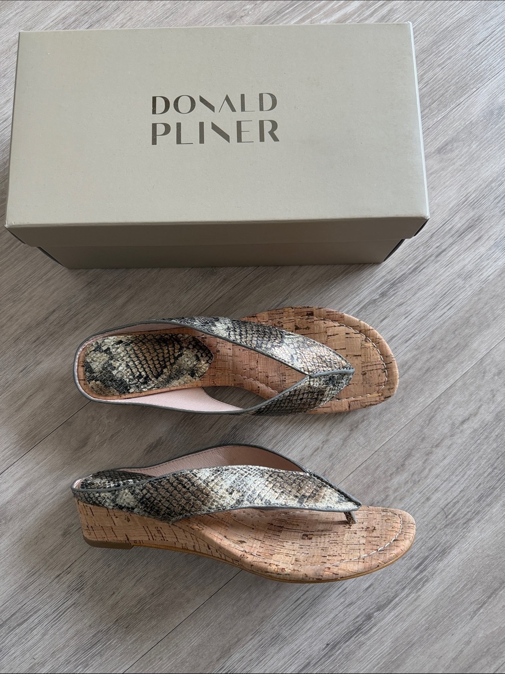 Donald Pliner Platino Sandal